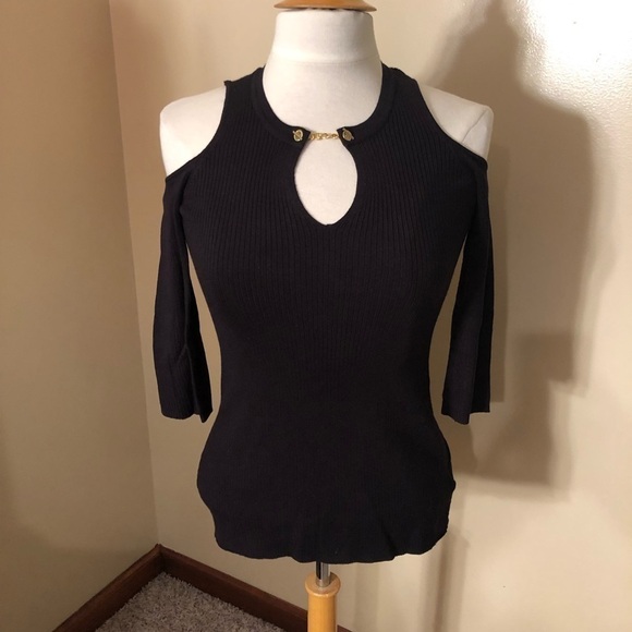 Ellen Tracy Black With Gold Chain Accent Cold Shoulder Sweater Sz S - Picture 5 of 11